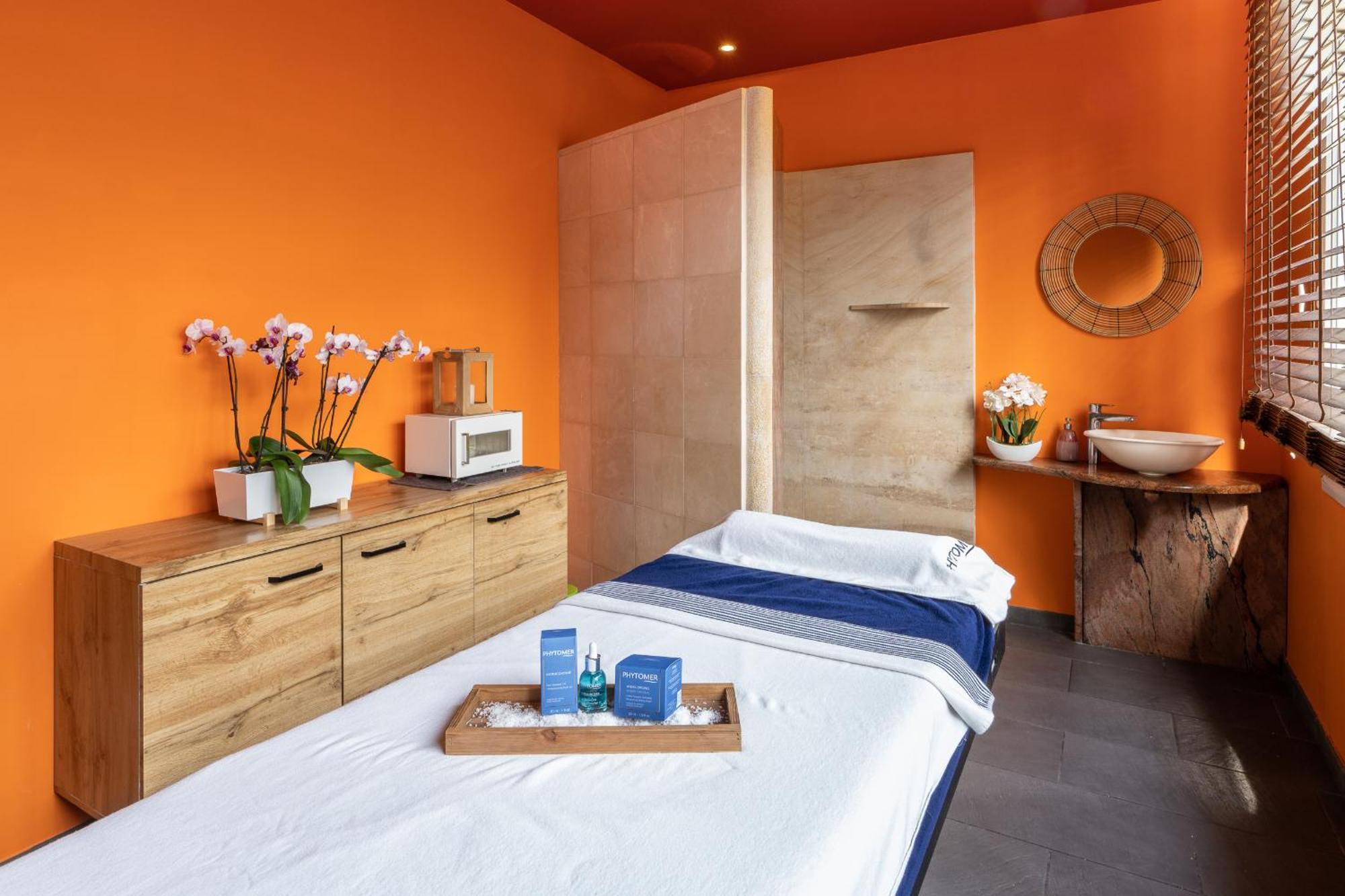 Le Manoir De La Poterie & Spa Cricquebœuf Kültér fotó